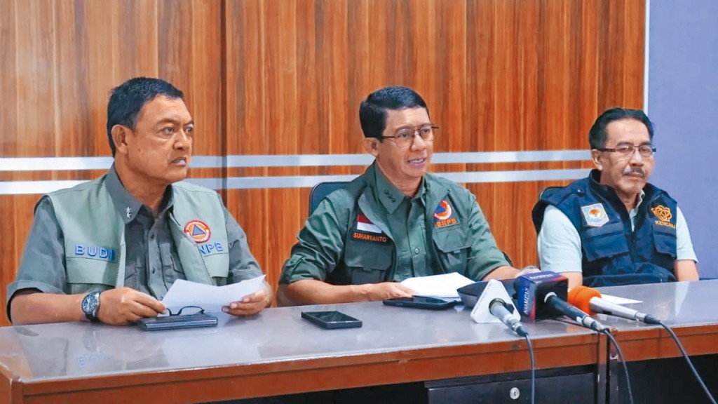 印尼國家抗災署官員證實，截至上周，洪災已造成九百五十人遇難，另有二百多人失蹤。