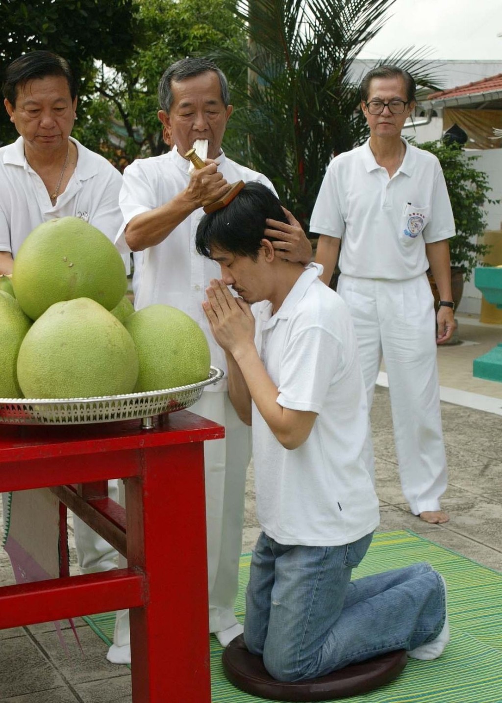 有指「白龍王」生前對梁朝偉非常疼愛。  