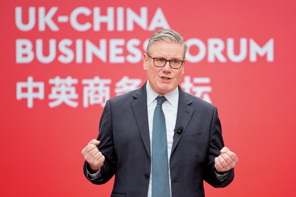 英國首相施紀賢吹噓與特朗普達成的優惠貿易協議，讓英國享有相對較低的一成互惠關稅，相較其他國家相擁有更大競爭優勢。