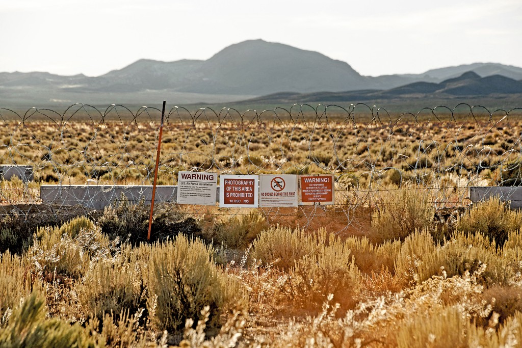 五十一區雖然是 「禁止進入」,但在外圍有人開辦商店售賣「外星人」物品,吸引不少遊客。 五十一區雖然是 「禁止進入」,但在外圍有人開辦商店售賣「外星人」物品,吸引不少遊客。