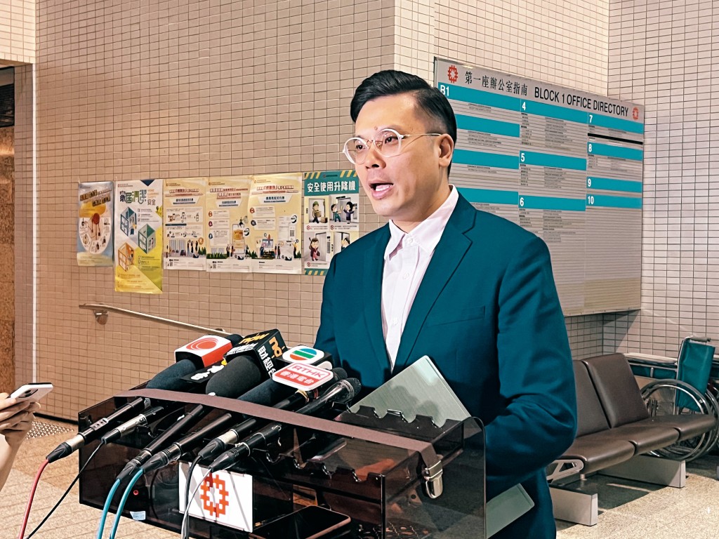 梁文廣認為，房委會應考慮修改租金調整機制，才能全面考慮到公屋租戶的經濟狀況。