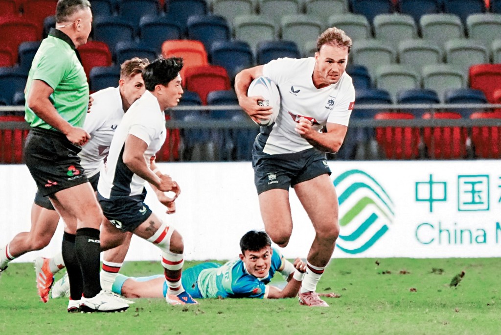 巴赫昨午到啟德主場館觀賞全運會人欖球賽，他稱大灣區擁有許多世界級運動措施，具備申辦奧運的一切條件。