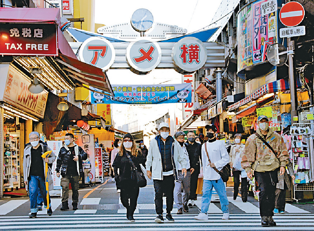 國泰航空行政總裁林紹波在記者會上指,日本地震預言沒有發生,8月可見訪日訂位量已顯著上升。 國泰航空行政總裁林紹波在記者會上指,日本地震預言沒有發生,8月可見訪日訂位量已顯著上升。