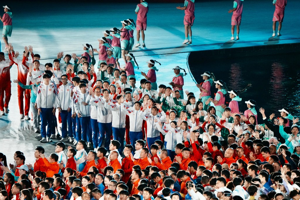 第十五屆全國運動會日前幕，港隊以9金2銀8銅、總共19面獎牌的歷史最佳成績凱旋。