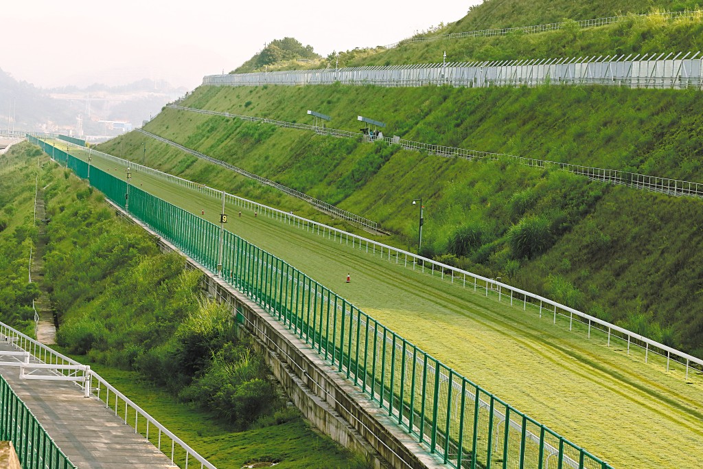 從化馬場設有登山跑道,作不同的訓練。 從化馬場設有登山跑道,作不同的訓練。
