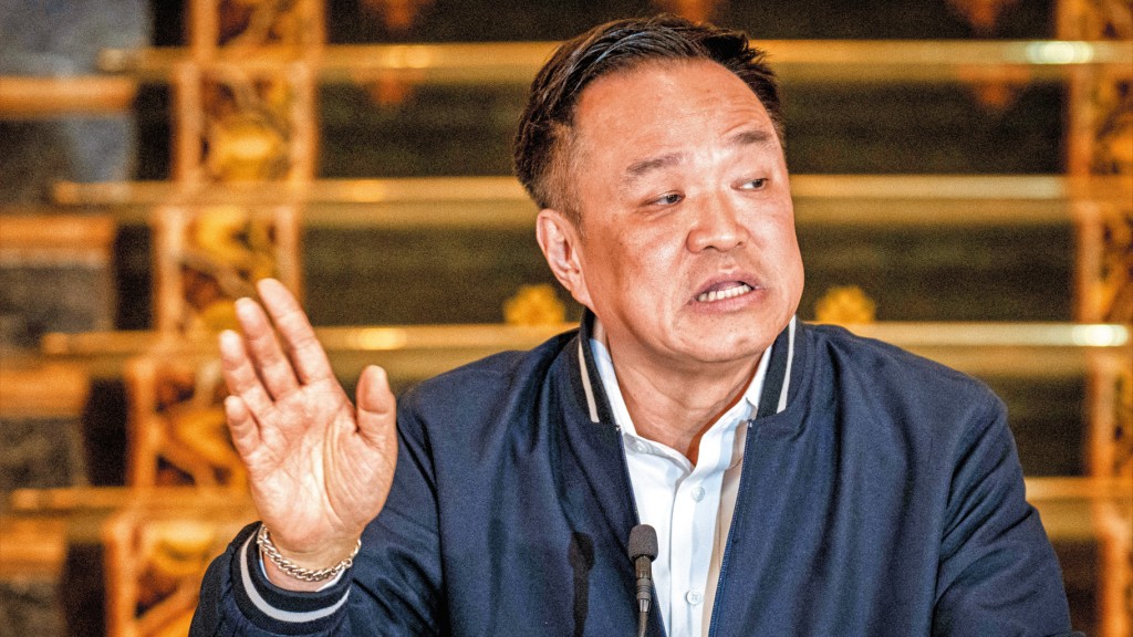 泰國總理阿努廷近日獲泰皇御准解散國會下議院並提前舉行大選。