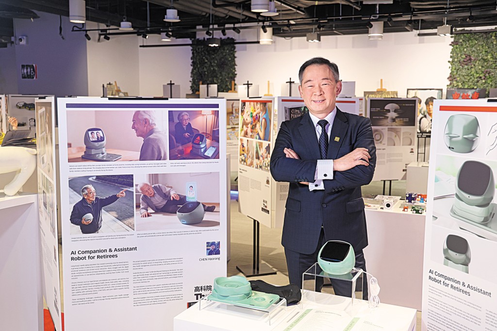 訪問期間,適逢THEi高科院舉辦畢業展覽,今屆以「Track to Infinity(通往無限之路)」為主題,亦是劉建德對畢業生的寄語。 訪問期間,適逢THEi高科院舉辦畢業展覽,今屆以「Track to Infinity(通往無限之路)」為主題,亦是劉建德對畢業生的寄語。