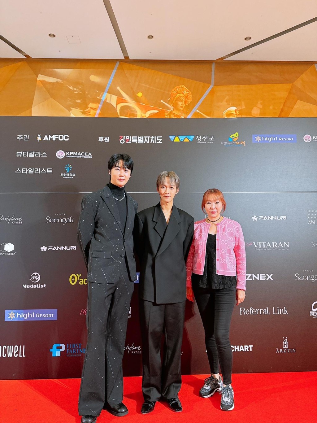 YS Group社長Yong Heo(左)早前和ACE娛樂老闆唐安麒(右)及Alton出現《Asia Model Awards 2025》 YS Group社長Yong Heo(左)早前和ACE娛樂老闆唐安麒(右)及Alton出現《Asia Model Awards 2025》