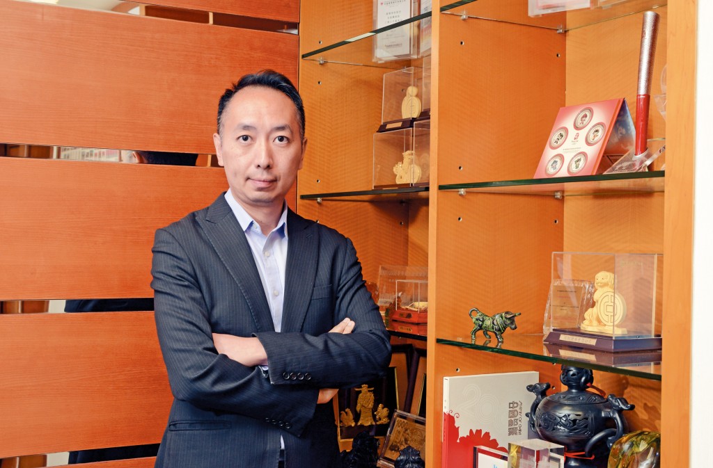 張智威建議抽中新股的投資者如有升幅，應果斷鎖定利潤，不宜過度貪心。