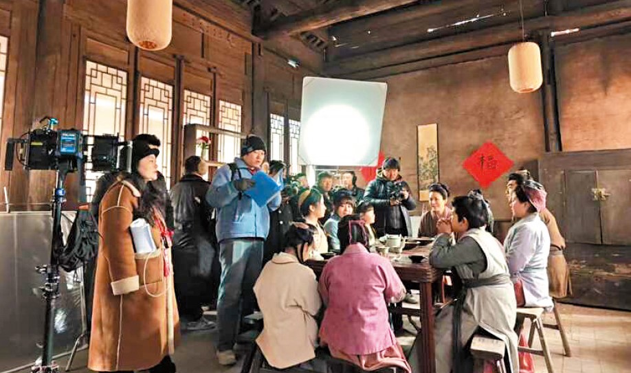 微短劇的規模今年將突破一千二百億元，較內地的電影票房還要大。