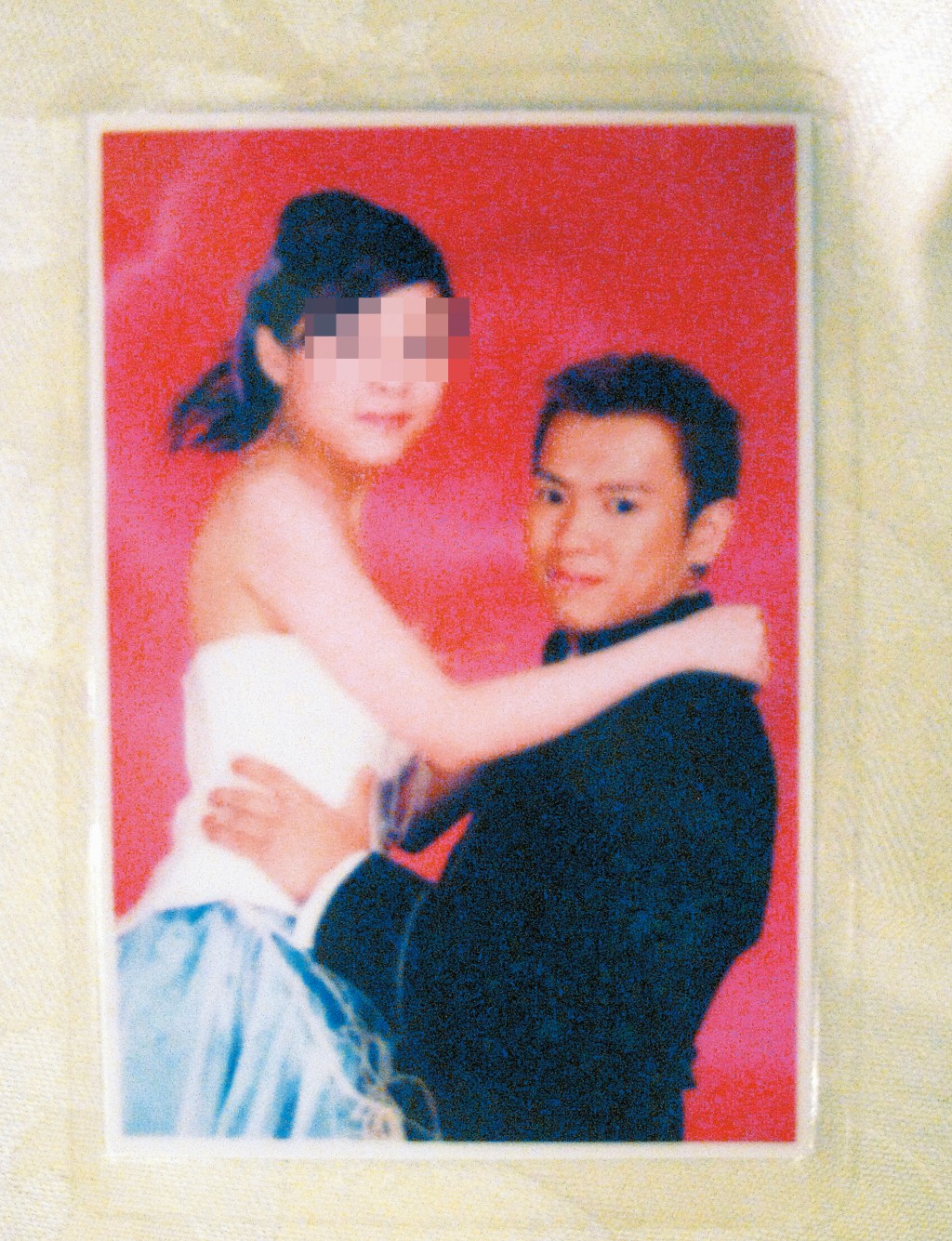 「細B」與妻子育有一子一女。