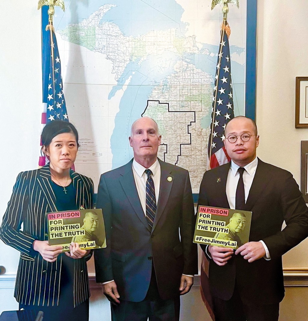 在黎智英案裁決前，黎的女兒黎采（左）及兒子黎崇恩（右），加入炒作黎的健康問題，但跟黎智英於周一庭上的狀態並不一至。