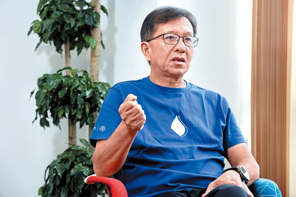 二○一五年在香港寬頻退休,莊建俊希望「第二人生」能積極回饋社會。 二○一五年在香港寬頻退休,莊建俊希望「第二人生」能積極回饋社會。
