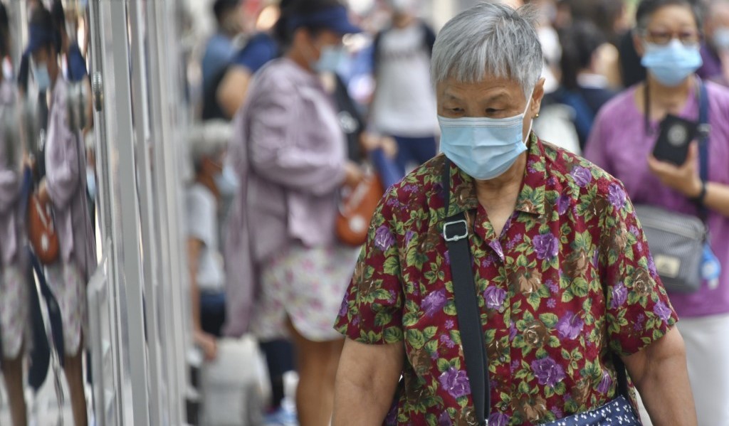 政府正思考如何提供誘因增加銀髮族的消費及保障其消費，並帶動經濟。