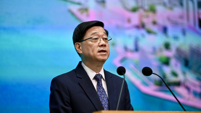 五一黃金周香港多區迫爆 李家超:要求檢討人流壓力、掌握旅客路線 五一黃金周香港多區迫爆 李家超:要求檢討人流壓力、掌握旅客路線