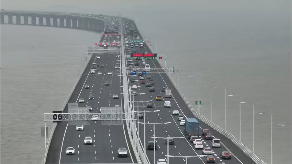 端午假期,多條連接香港與內地的主要通道車流將顯著增長。 中新社 端午假期,多條連接香港與內地的主要通道車流將顯著增長。 中新社