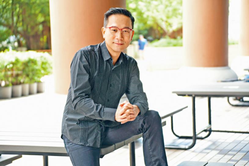 《尋秦記》的熱潮至今未減，戲中人物更成為熱話，其中一名被常常討論的演員，便是飾演「李斯」的陳國邦。