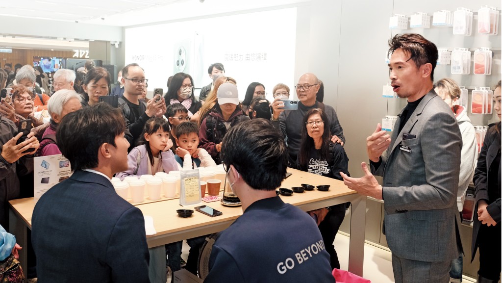 HONOR邀請陳豪在上月底成為「品味生活分享會」的分享嘉賓。 HONOR邀請陳豪在上月底成為「品味生活分享會」的分享嘉賓。