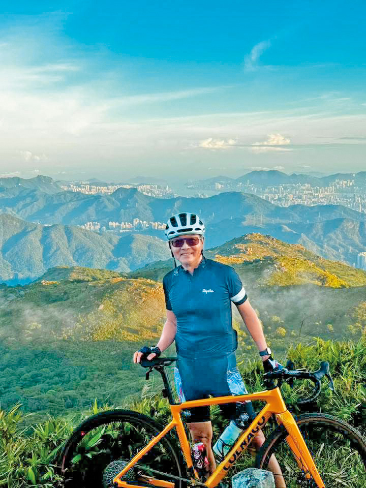 林正財經常到大帽山踩單車,征服「大山」猶如他近年不斷參與解決香港的社會問題。 林正財經常到大帽山踩單車,征服「大山」猶如他近年不斷參與解決香港的社會問題。