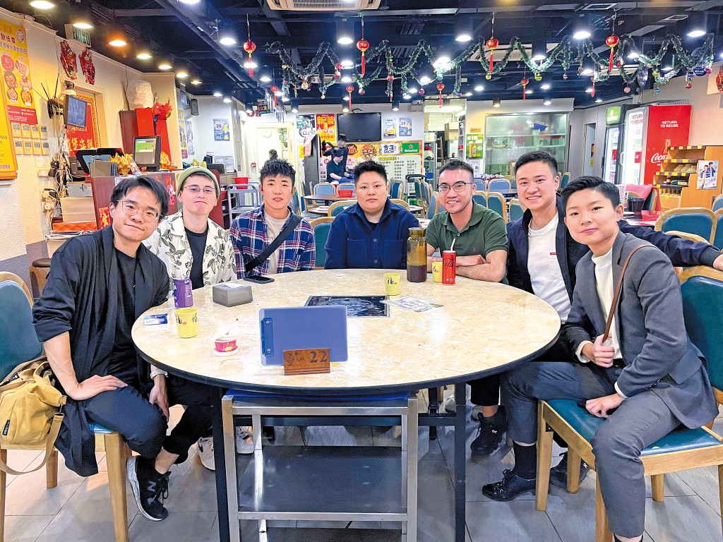 謝浩霖與一眾「跨男」感情親如家人,彼此互相扶持。 謝浩霖與一眾「跨男」感情親如家人,彼此互相扶持。