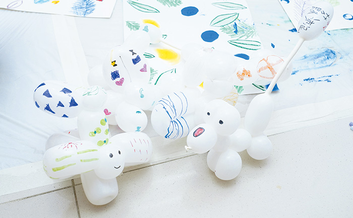 這些都是出自小朋友的手筆，每款小狗和大笨象氣球都有特色。  