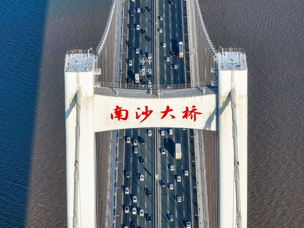 端午假期,多條連接香港與內地的主要通道車流將顯著增長。 中新社 端午假期,多條連接香港與內地的主要通道車流將顯著增長。 中新社