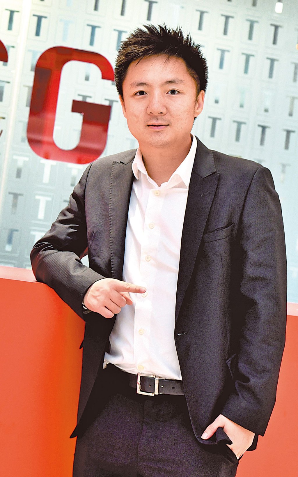鍾培生回應本刊時,提醒買家見到售價不合理地平時,「小心很多時有機會有假貨或劈單,甚至會捲款走佬。」 鍾培生回應本刊時,提醒買家見到售價不合理地平時,「小心很多時有機會有假貨或劈單,甚至會捲款走佬。」