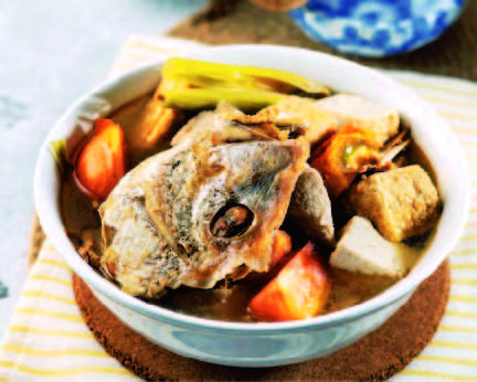 鹹魚頭豆腐湯製法簡單，清熱解毒之效，有效解決口臭、便秘及口腔潰瘍。
