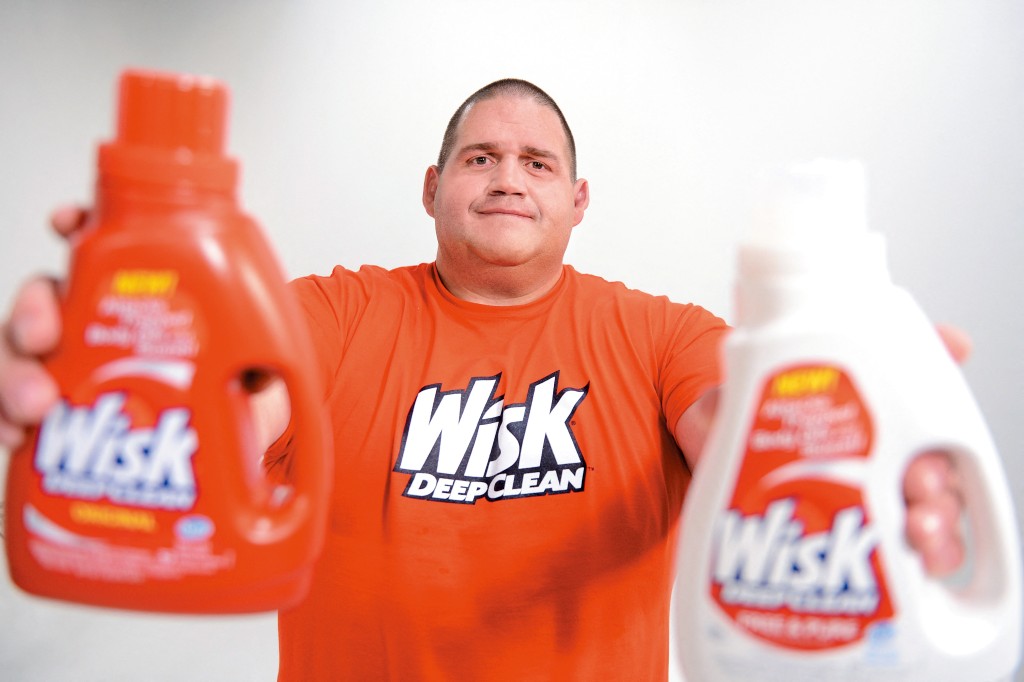 美國著名摔角手加德納於兩屆奧運贏得金牌及銅牌,令他獲得幾張代言合約,但代言費不足以償還他為專注訓練及比賽時的開支。 美國著名摔角手加德納於兩屆奧運贏得金牌及銅牌,令他獲得幾張代言合約,但代言費不足以償還他為專注訓練及比賽時的開支。