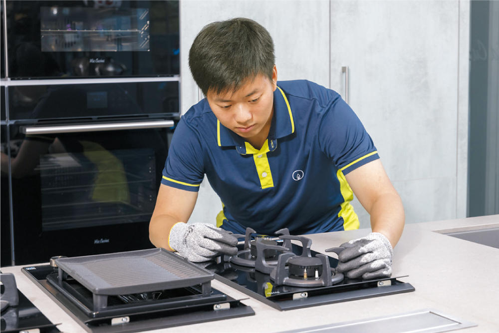 Towngas會定期安排合資格的氣體技術員到訪客戶家中，檢查煤氣爐具、相關裝置和室外喉管，並積極推廣燃氣安全知識，以防患於未然。