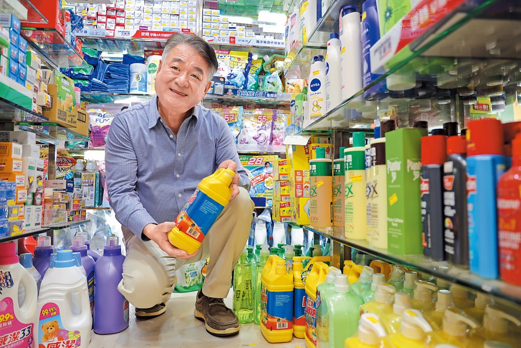 港九藥房總商會理事長林偉文透露，洗潔精、洗衣液、廁紙等日用品或會加價。