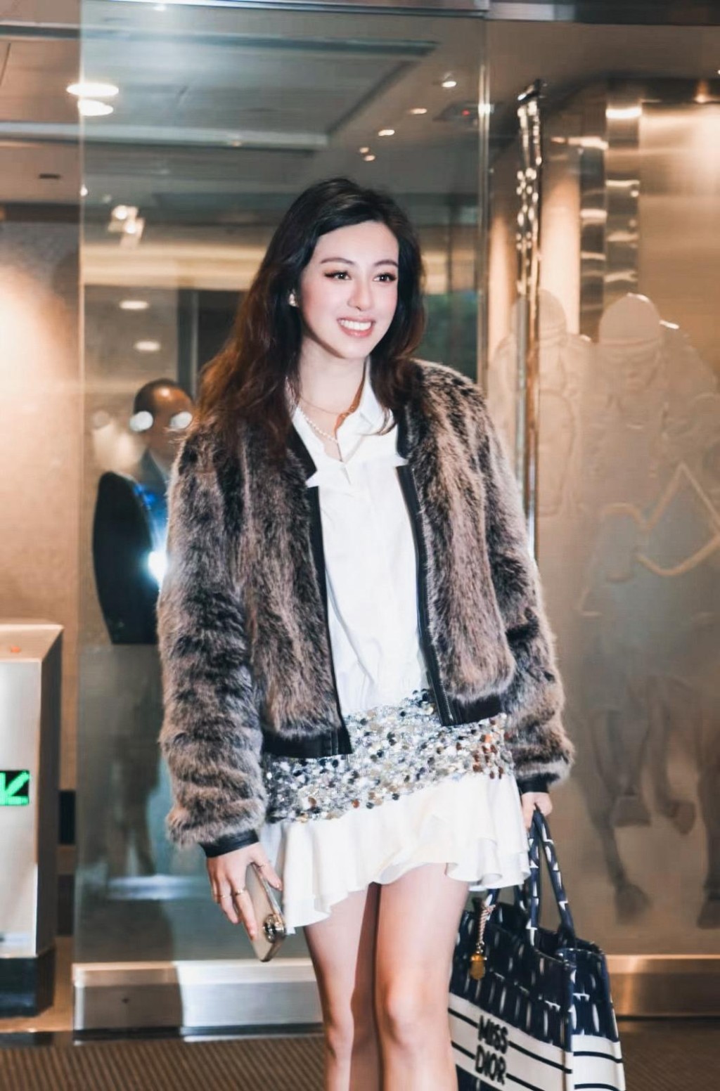 參選過港姐的許子萱,有份回饋社會的責任,現時積極參與本地公共事務。 參選過港姐的許子萱,有份回饋社會的責任,現時積極參與本地公共事務。