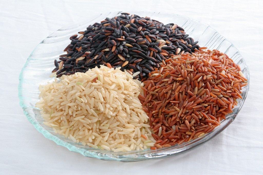 港人以吃白飯為主，如能混合糙米、紅米就更健康。