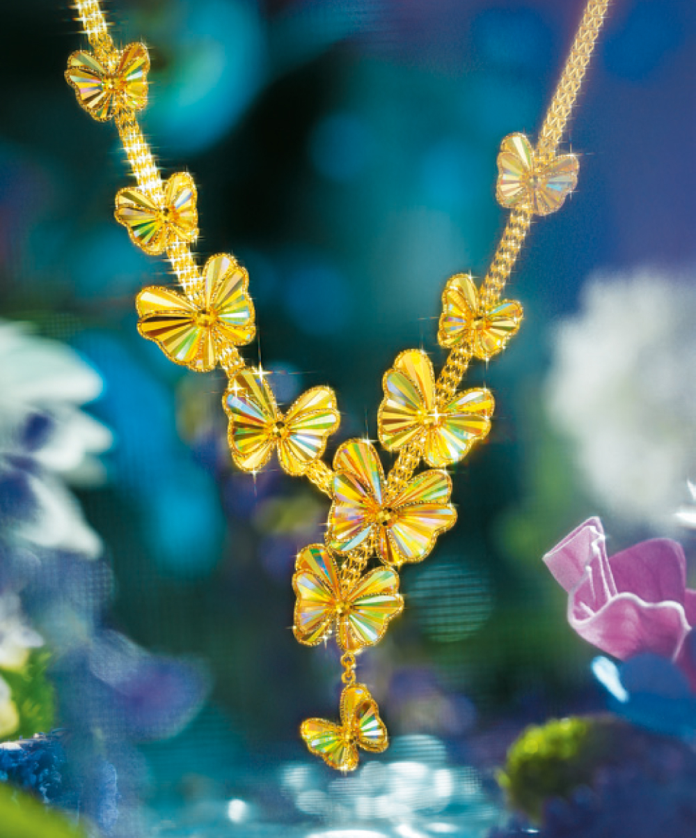 「閃醉金」系列透過CNC 精雕、超聲波納米光刻，展現「會呼吸的光影藝術」。