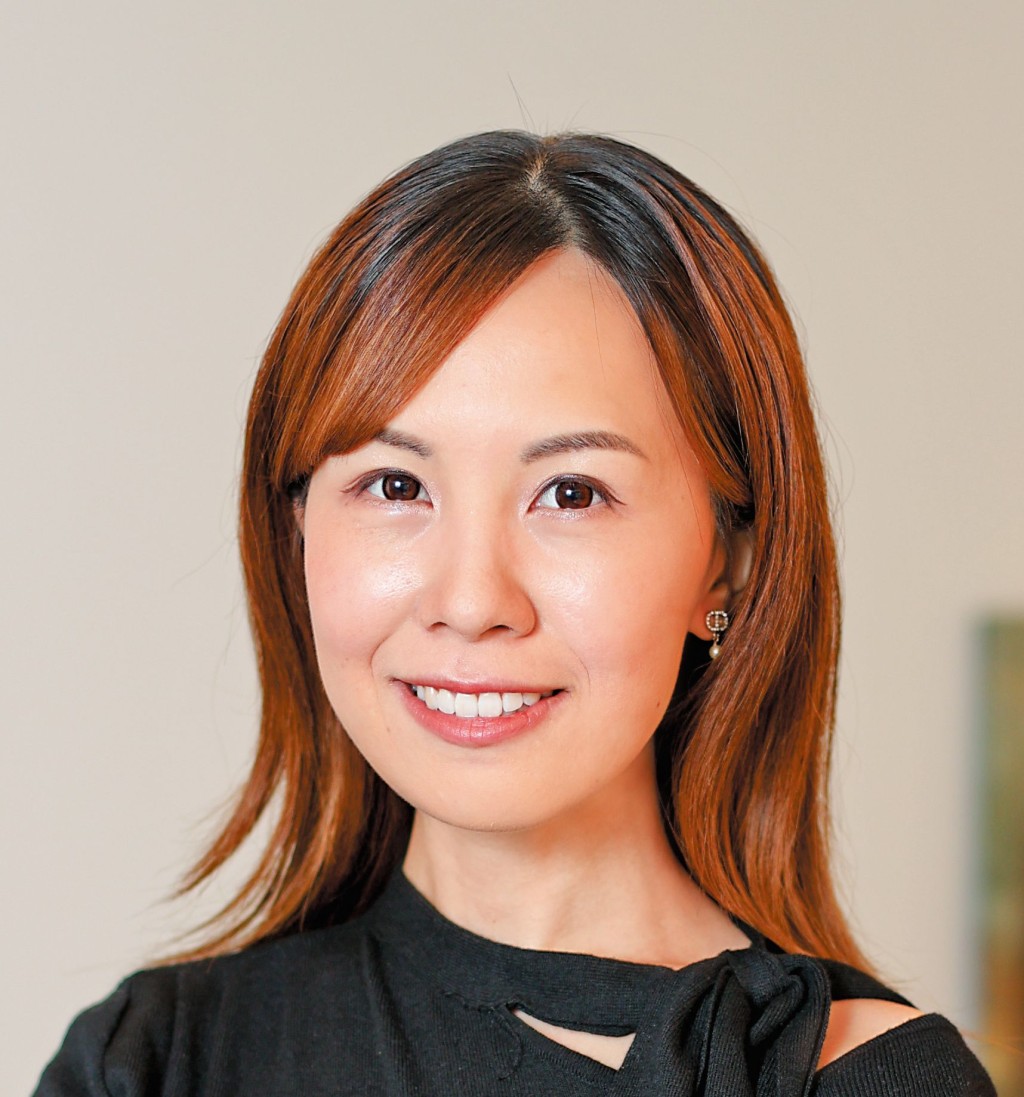 馮文慧建議投資者要看泡泡瑪特股價在一百四十港元附近可否企穩，再考慮是否投資。