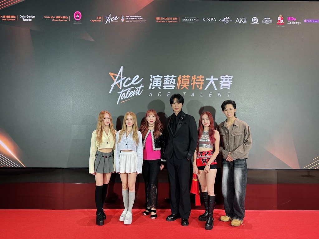 JJBABY(左)和Heicus(右1)是唐安麒(右3)和韓國社長Yong Heo(中)重點培訓的演藝新生代。 JJBABY(左)和Heicus(右1)是唐安麒(右3)和韓國社長Yong Heo(中)重點培訓的演藝新生代。