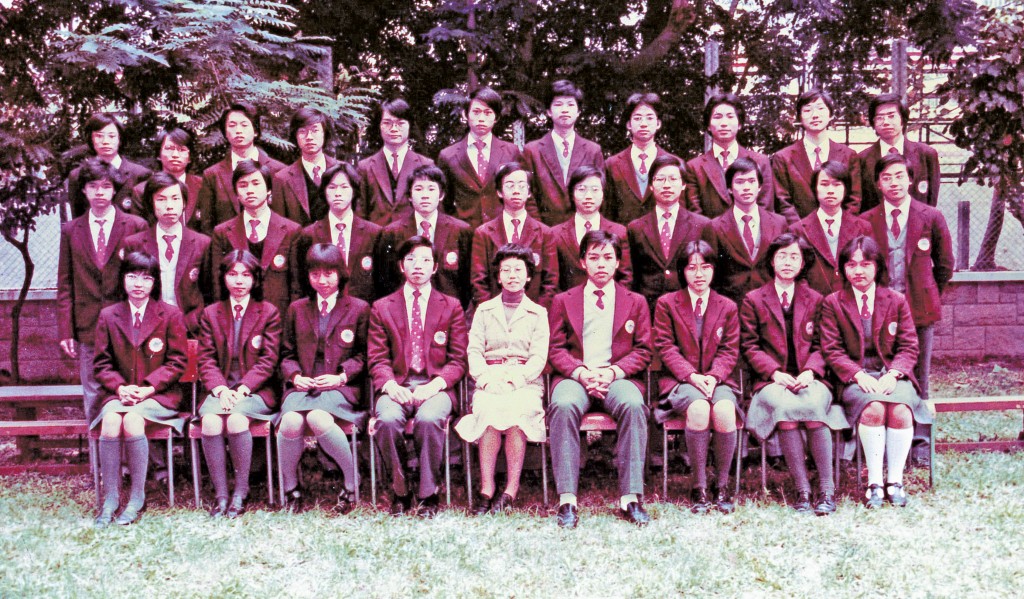 曹志成於一九八二至一九八三年於何文田官立中學擔任預科班長。 曹志成於一九八二至一九八三年於何文田官立中學擔任預科班長。