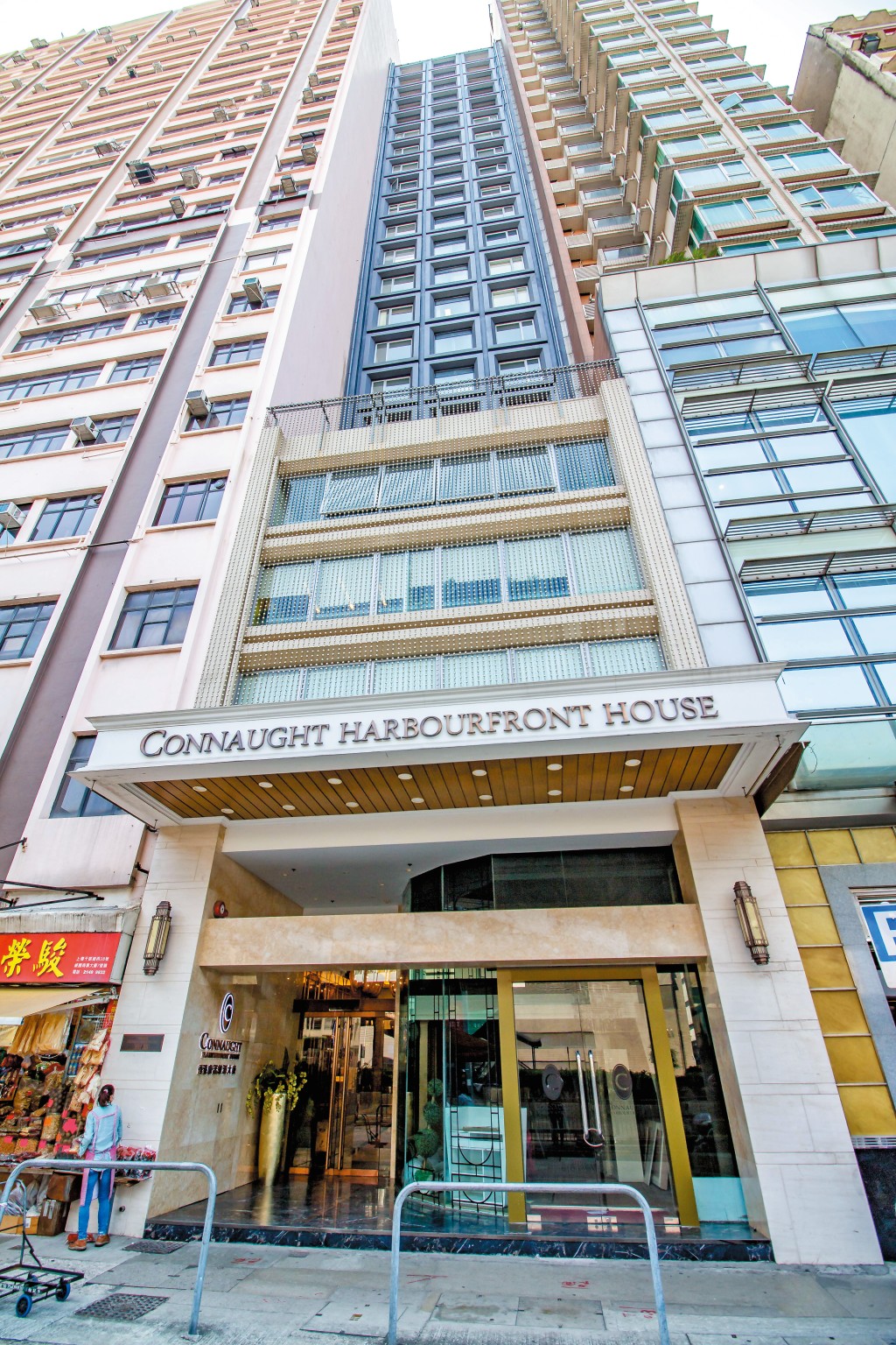 雲湧遊戲斥資約兩億元購入上環康諾維港全幢商廈,大部分可望海景。地下為商舖。 雲湧遊戲斥資約兩億元購入上環康諾維港全幢商廈,大部分可望海景。地下為商舖。