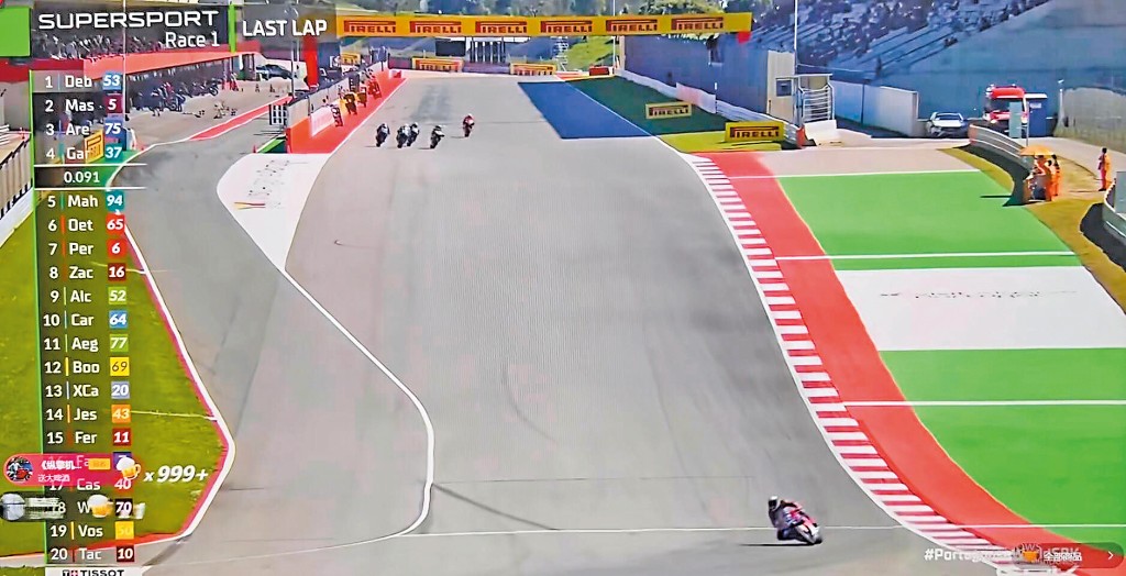 張雪機車在首回合賽事中以四秒拋離其他賽車，震撼世界電單車車壇。