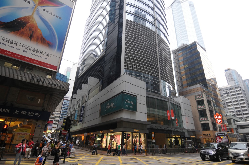 澳洲單車服飾品牌MAAP承租中環萬宜大廈一個地舖，作為在港首間旗艦店，上手租客為Mother Court。