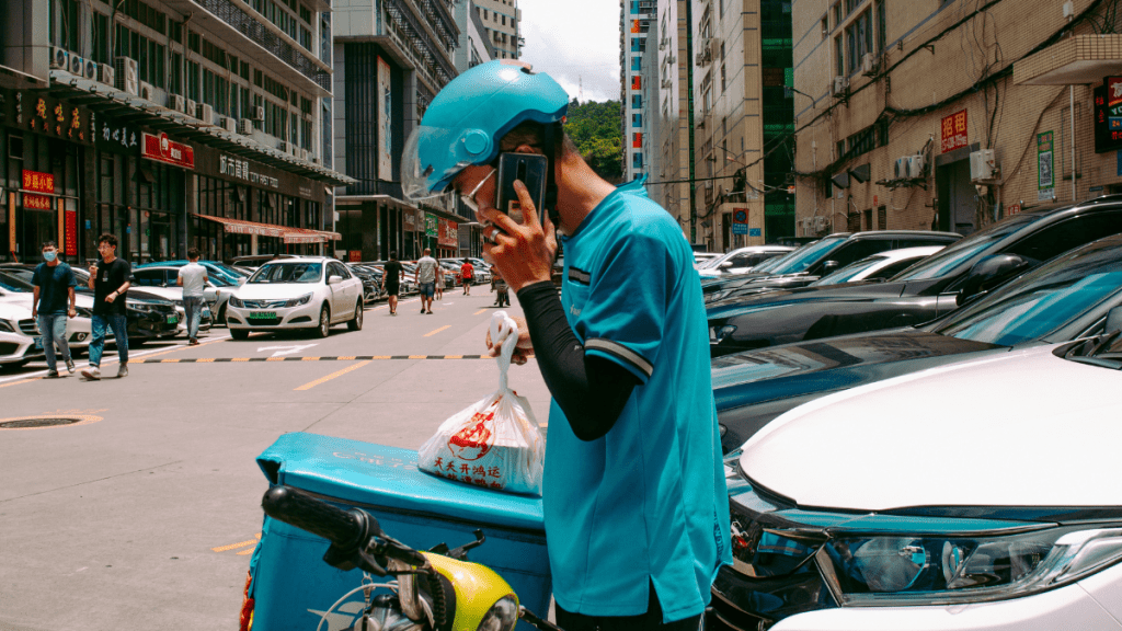 內地盛行外賣。 unsplash