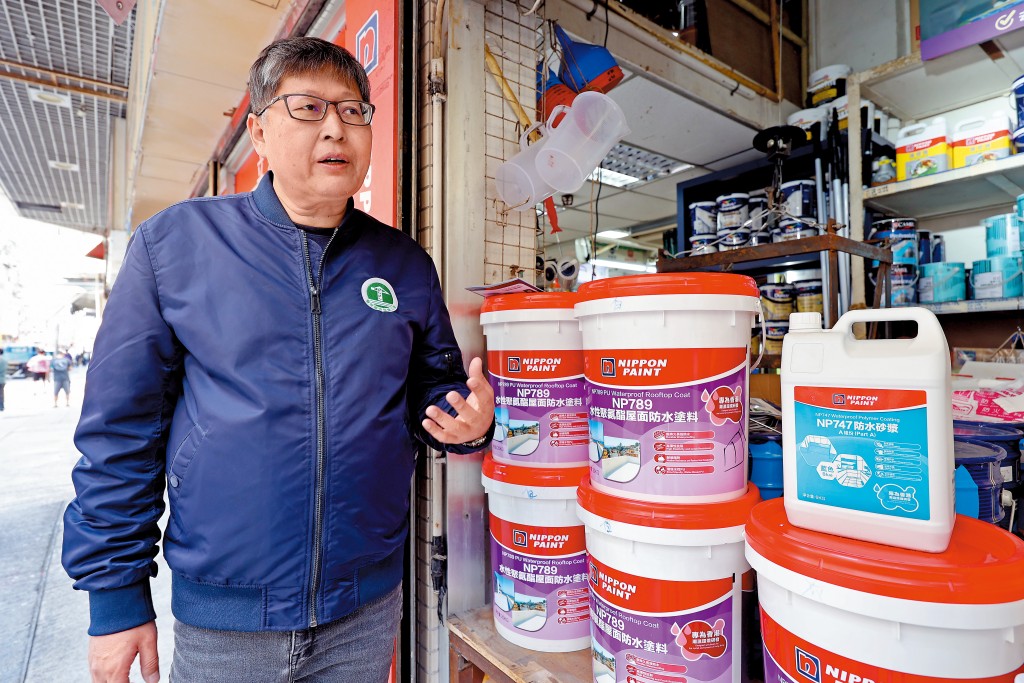 香港建造業總工會理事長周思傑表示，地磚及漆油等都是石油副產品，預料將會加價。