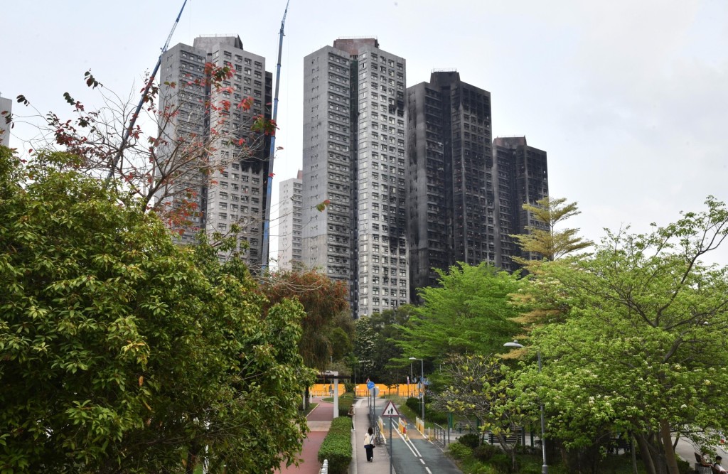 李家超強調，政府一直以情、理、法處理宏褔苑事宜。 