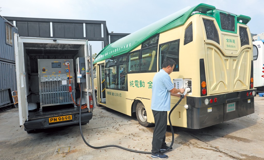 瑞昌汽車備有充電車可在隨時支援電動小巴。