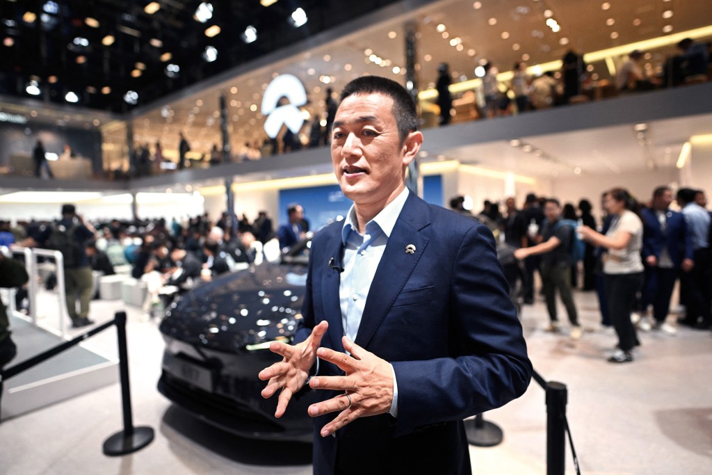 蔚來上周傳配股集資最多三十五億元,老闆李斌早前稱,力爭今年第四季實現盈利。 蔚來上周傳配股集資最多三十五億元,老闆李斌早前稱,力爭今年第四季實現盈利。