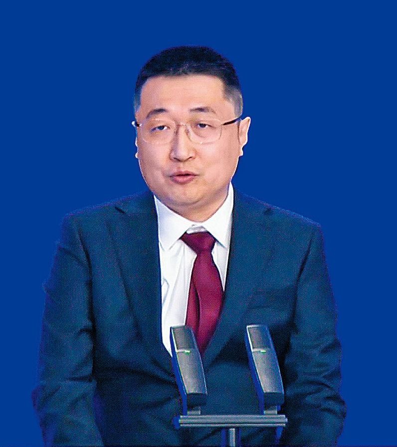 極低調的SHEIN創辦人許仰天今年初突高調現身廣東高品質發展大會，並承諾大手筆在當地投資，其後公司獲得中證監放行上市。