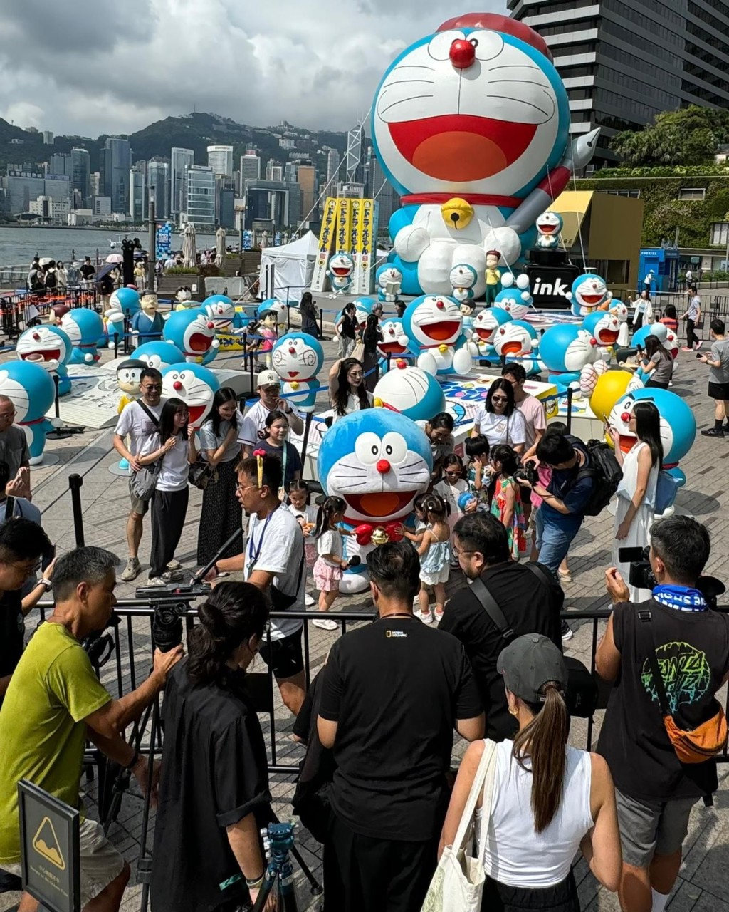 位於星光大道及尖沙咀海旁的免費展區明日(8月11日)為最後開放日，各位多啦A夢迷快啲去Say Goodbye喇!