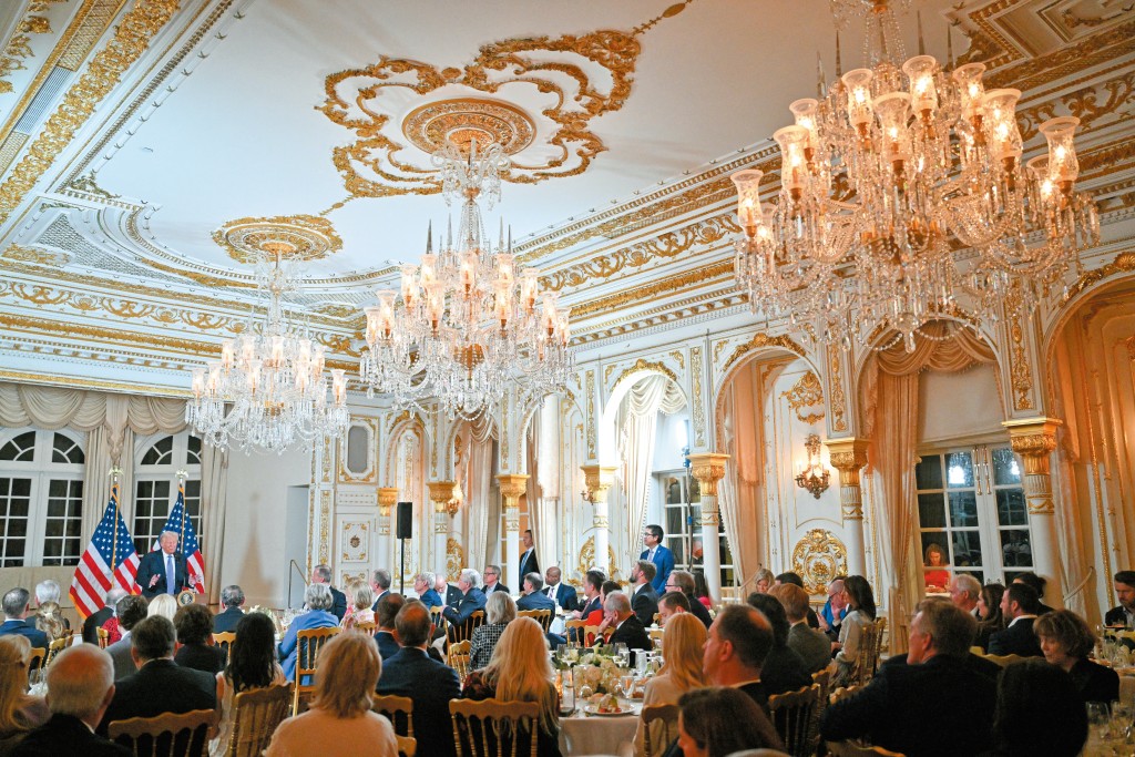 特朗普鼓勵黨友及官員在海湖莊園舉行活動，他亦會在宴會中現身。