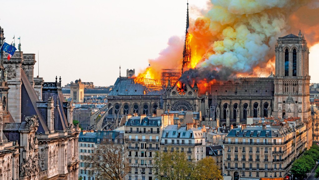 五年前的大火把巴黎聖母院尖塔及部分屋頂燒至嚴重毀爛。 五年前的大火把巴黎聖母院尖塔及部分屋頂燒至嚴重毀爛。