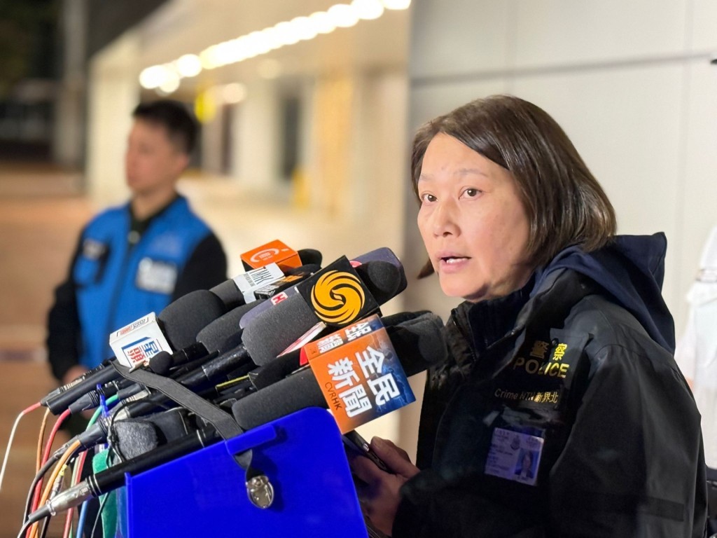 警方表示，男子有黑社會背景及案底，身上有毒品，不排除犯案當時受毒品影響，正向家人進一步了解其精神狀況